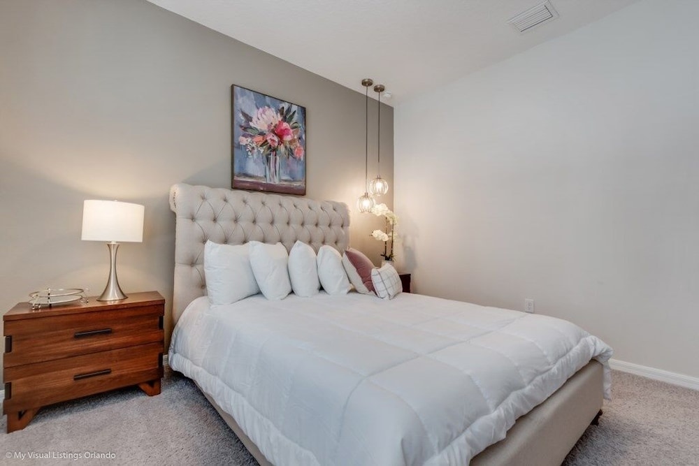 1545carey 4 Bedroom Townhouse by Redawning - Image 4