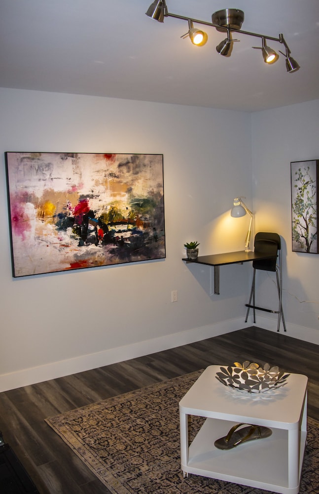 WOW Luxury Suites - Halifax Downtown