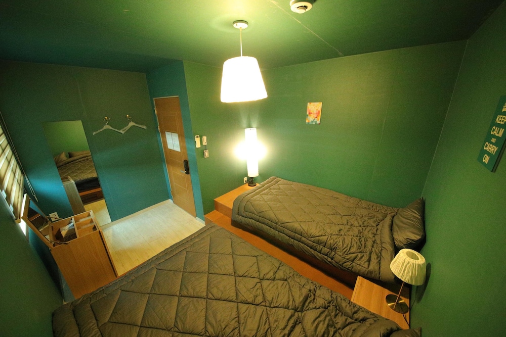 Stitches House - Hostel view 5