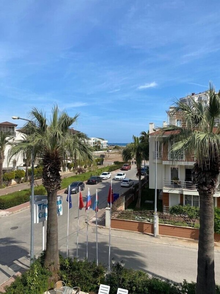 THELUNACİTY HOTEL