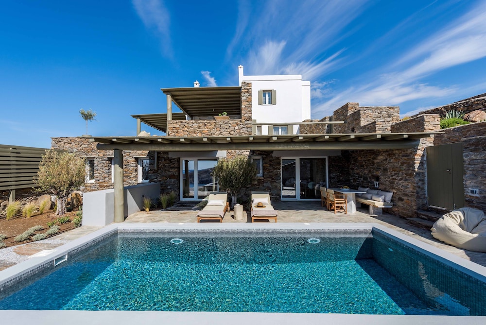 Vathi Bleu Private Villas