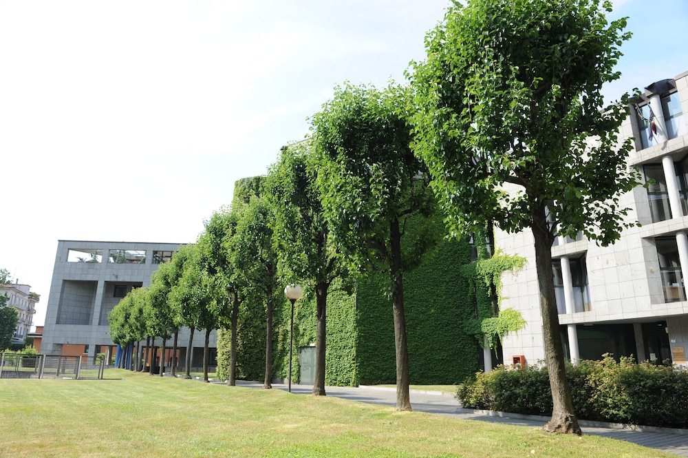 Victoria Hotels Royal Garden