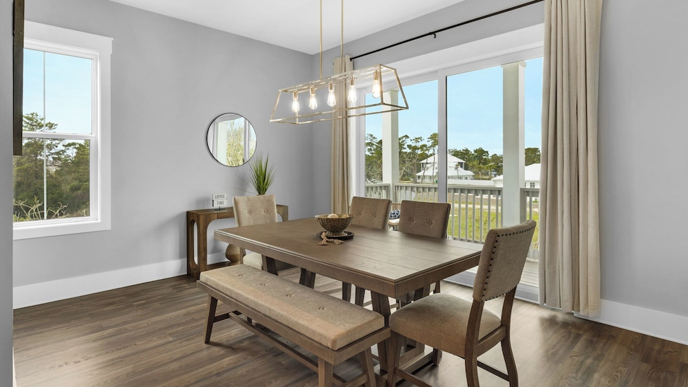 Inlet Beach Retreat With Rooftop Views, 4 Bikes + Free Attraction Tickets!