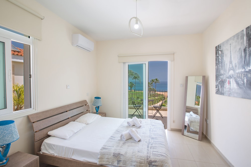 Protaras Mesogeios Villa Me16 Beachfront Villa in Protaras Center view 3