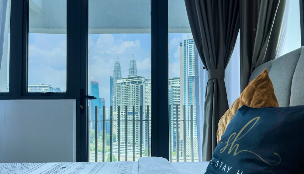 The Colony Luxe KLCC View Sky Pool