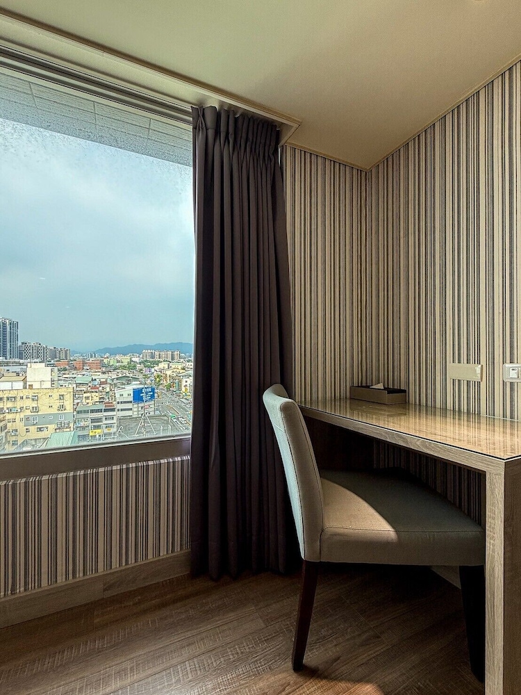 ElEnce Hotel