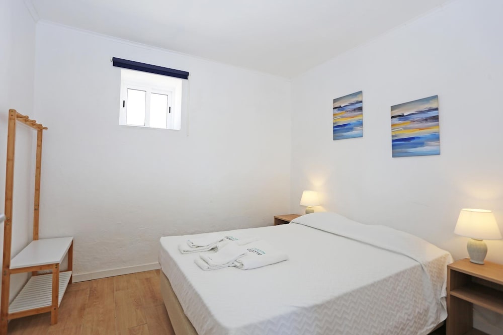 X 02 - 2 Bedroom Apartment in Quinta da Ponte