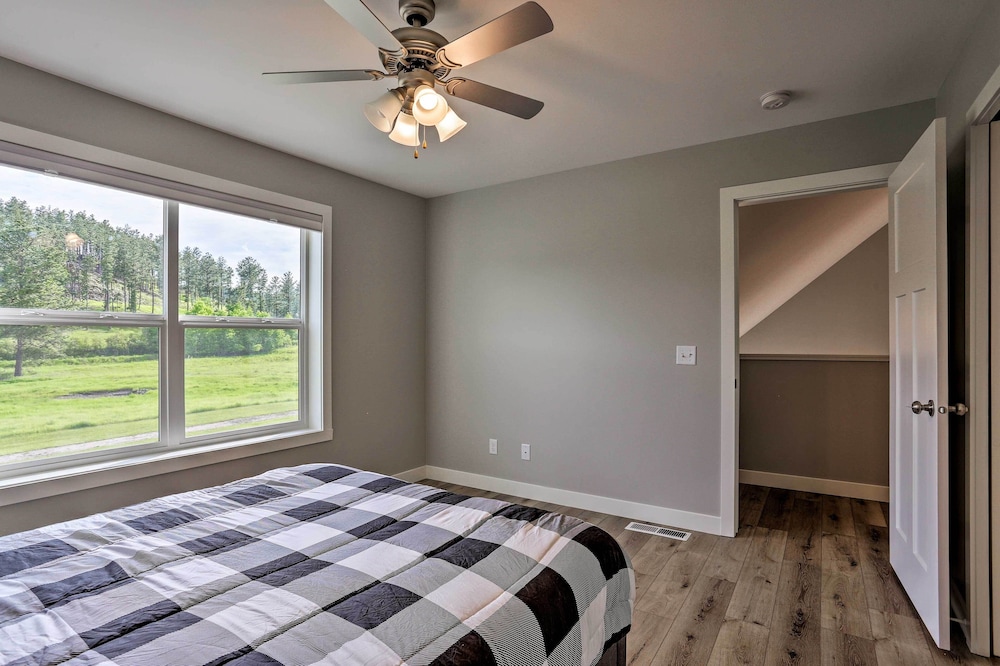 Heart of Black Hills Home by Mickelson Trail! view 3