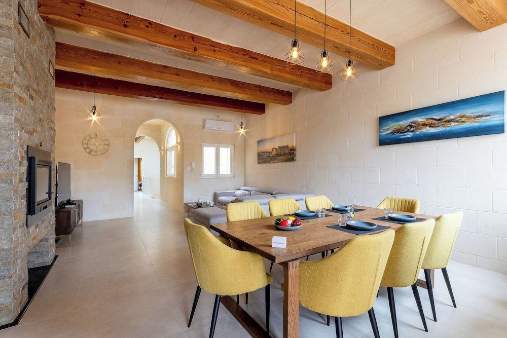 Solaris Gozitan Villa With Pool Gozo