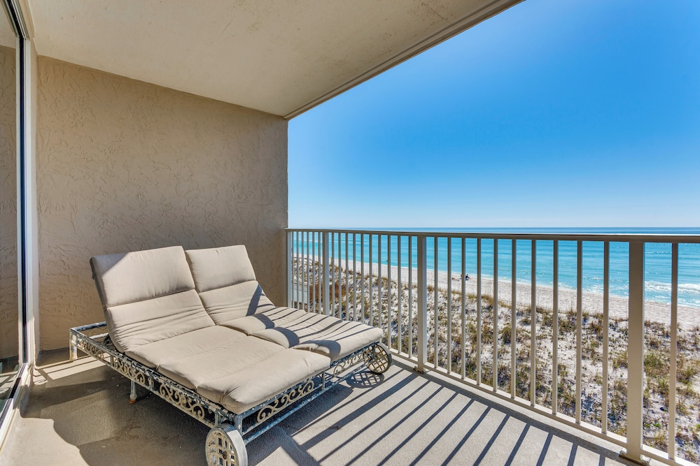 Direct Sand Access! Family Pensacola Beach Retreat