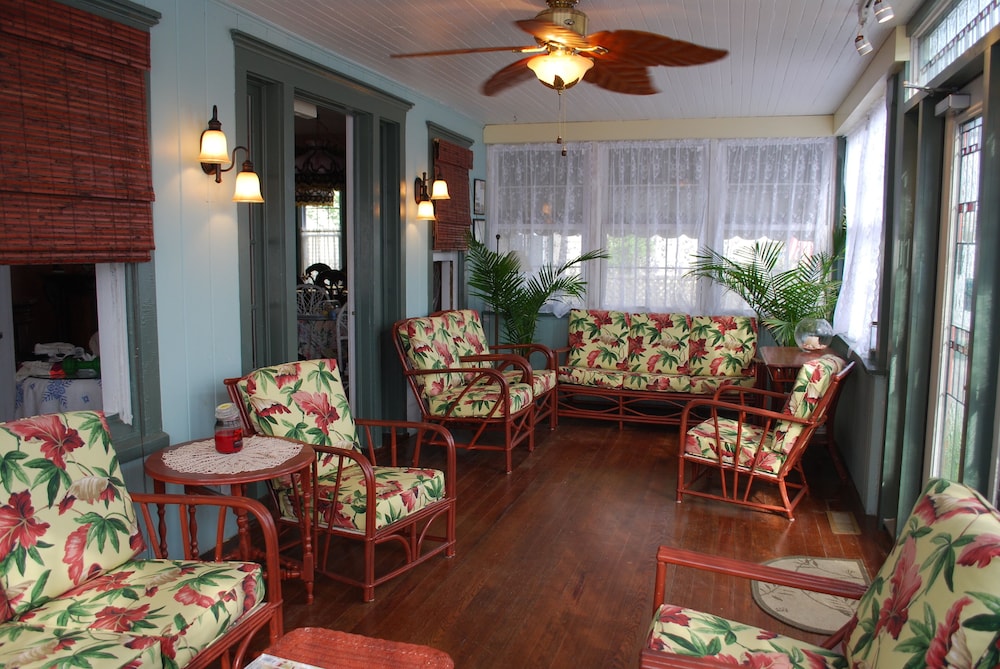 Island Guest House B&B