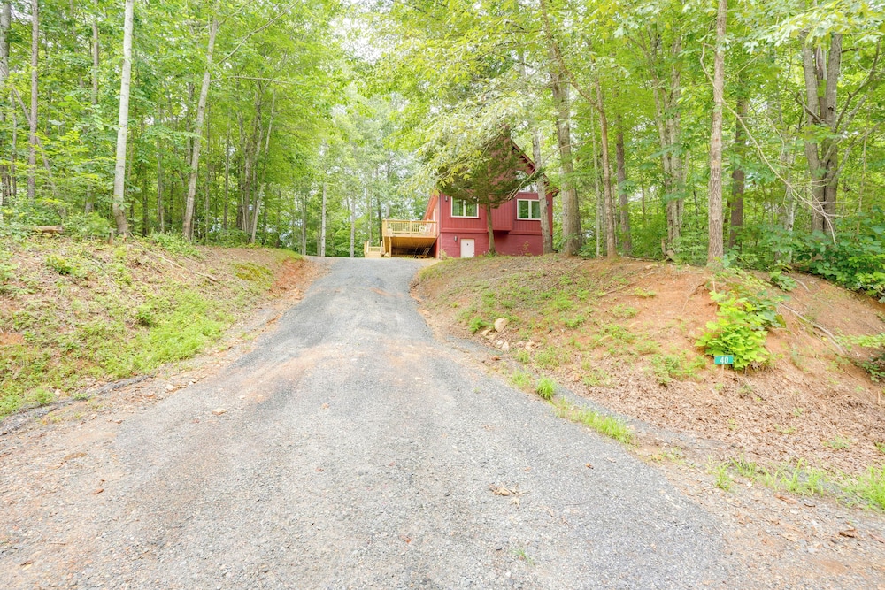 Pet-friendly Lake Monticello Home w/ Perks!