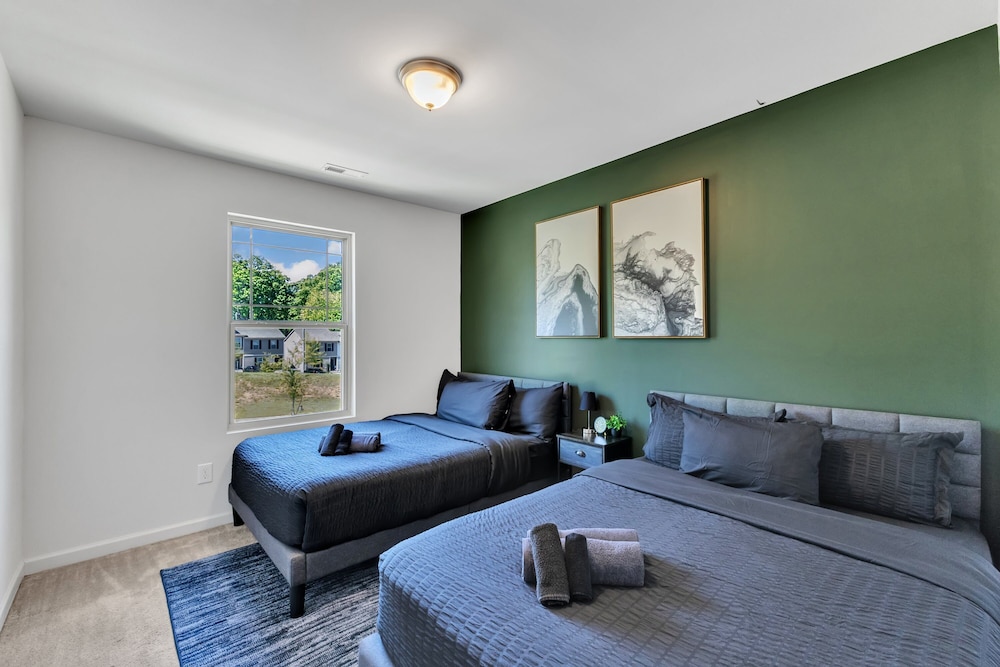 King 3BR Townhouse Mins to Cary NC State