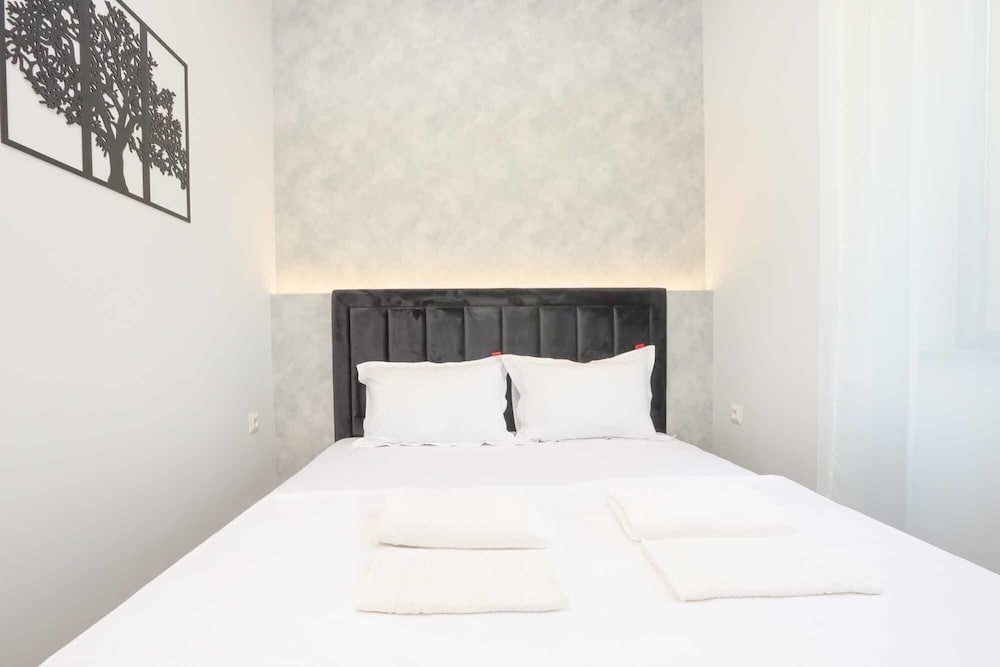 Stay inn on Amiryan 26/4