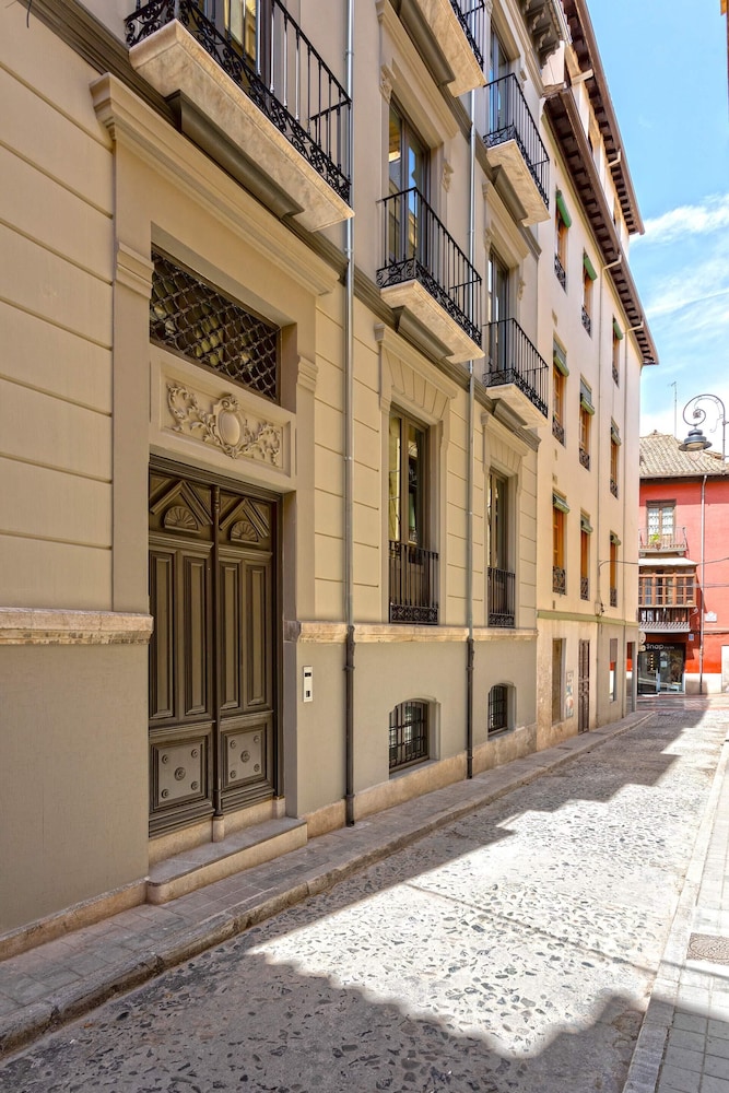 Exclusive 2-bedroom Near the Cathedral. San Matías I