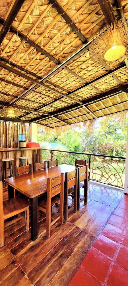 Modern Bahay Kubo Near Tagaytay - Casita Anahaw