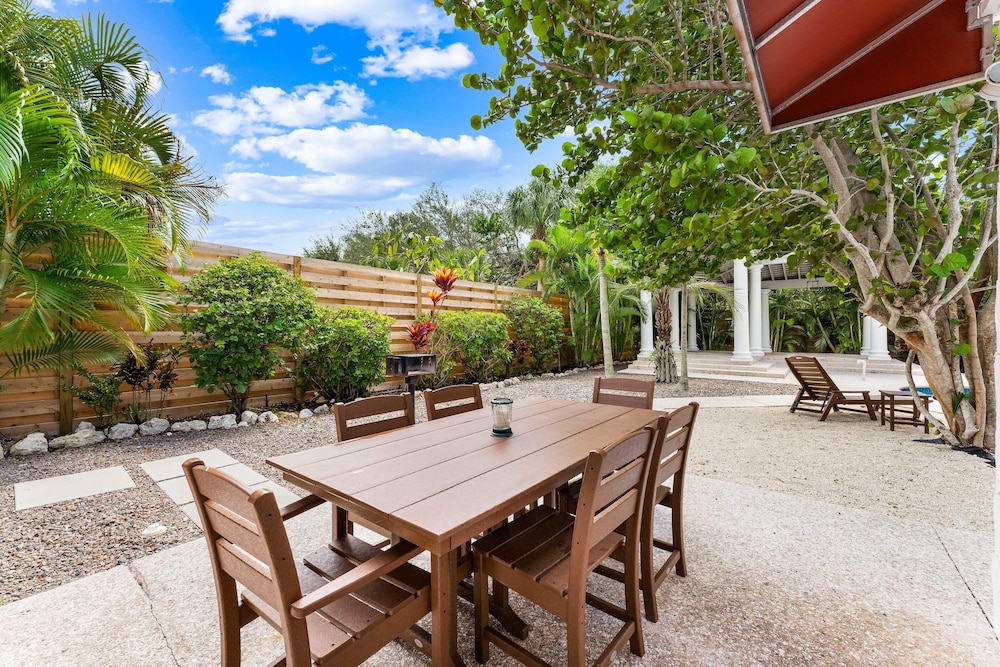 Crescent Street Villas By Beachside Mgt