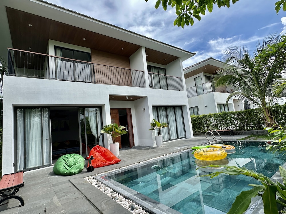 Beach villa 3BR private swimming pool view 3