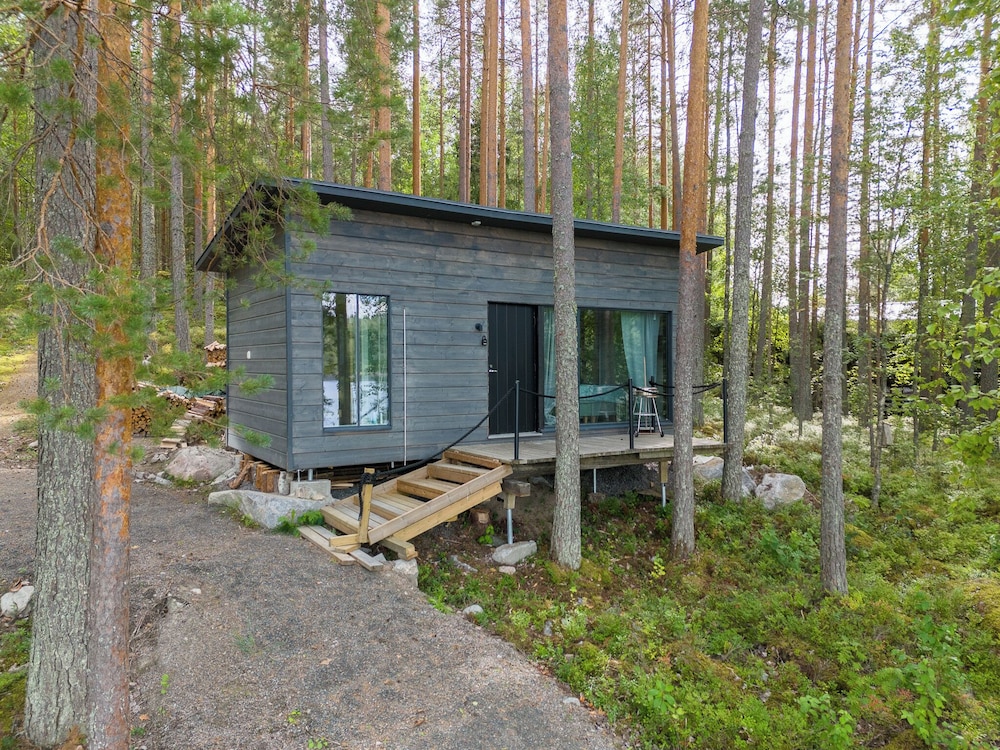 High-quality suite by the lake
