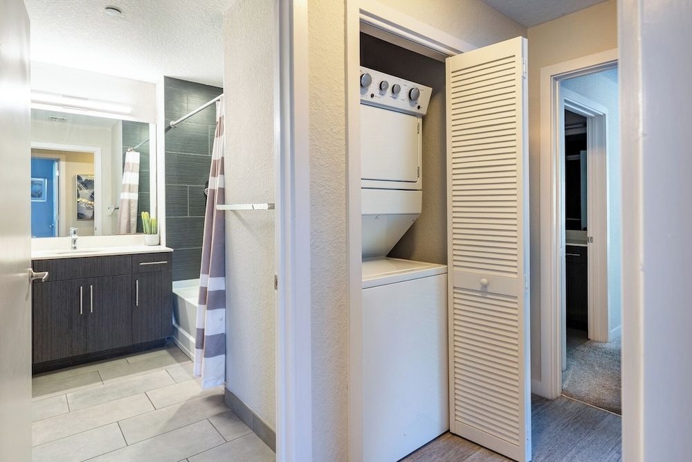 Daytona 3BR Getaway Pool, Gym, Pet Friendly