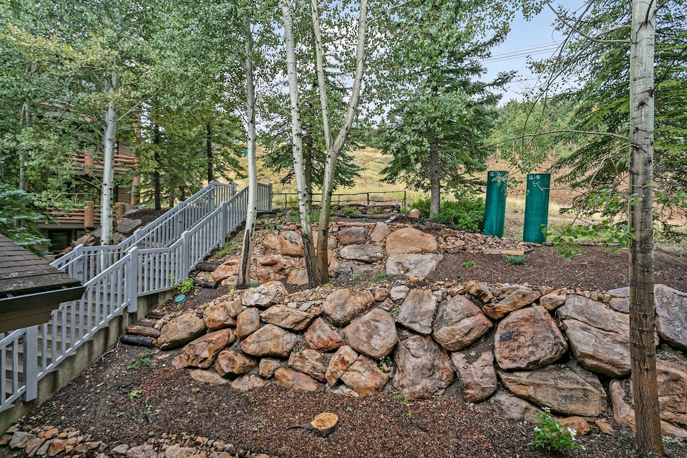 Sterling Lodge at Deer Valley Resort - Three Bedroom Condo with Hot Tub #111 3 Condo