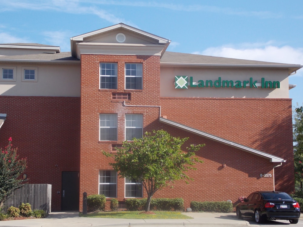 Fayetteville Vacations - Landmark Inn Fort Liberty - Property Image 18