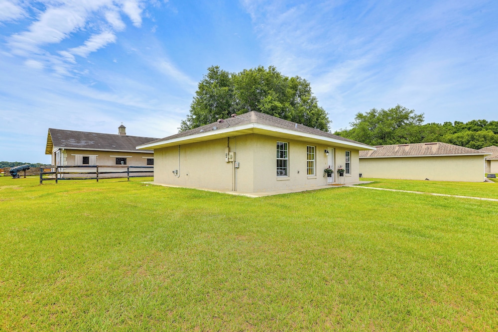 Idyllic Anthony Home: Riding Arena w/ Mirror Wall! view 5