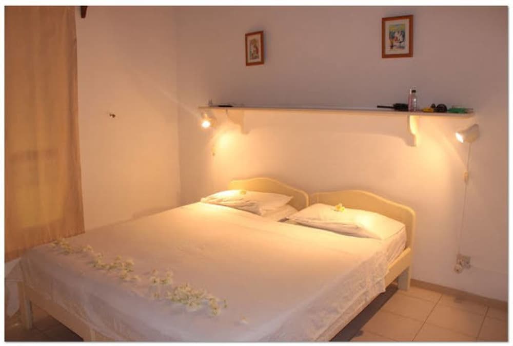 Bungalow for Families and Friends by the sea and Pool - by Feelluxuryholidays photo 4