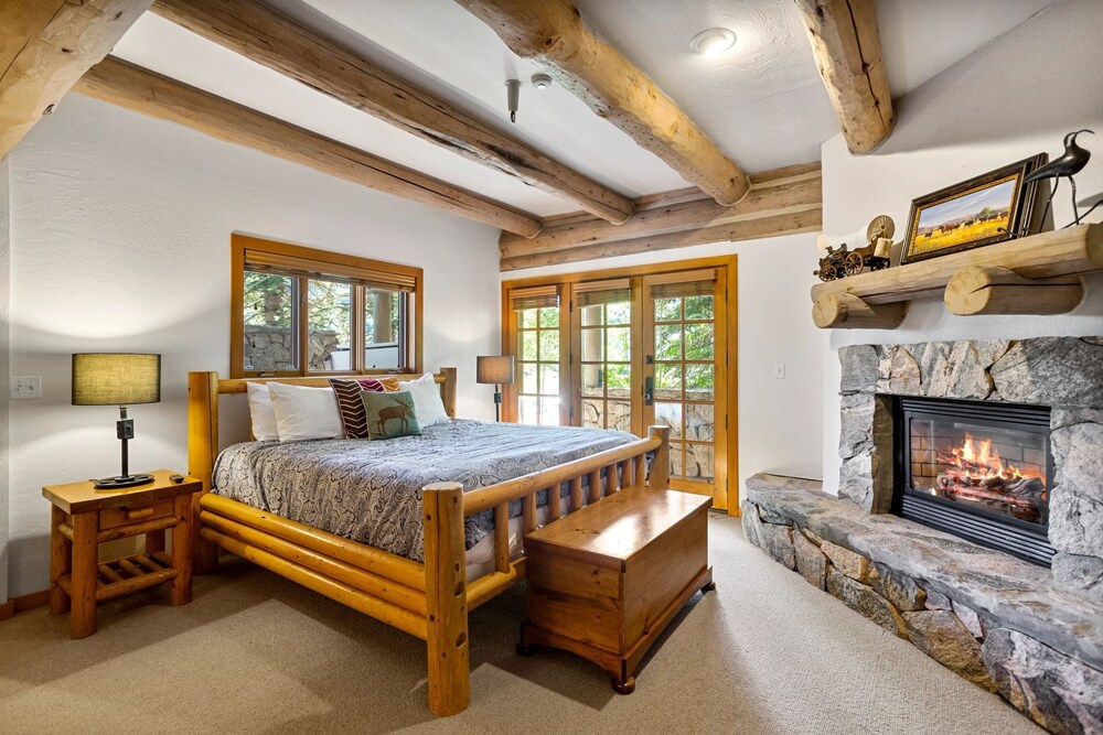 Pine Inn at Trail's End Lodge - Three Bedroom Residence with Spa #1 3 Condo