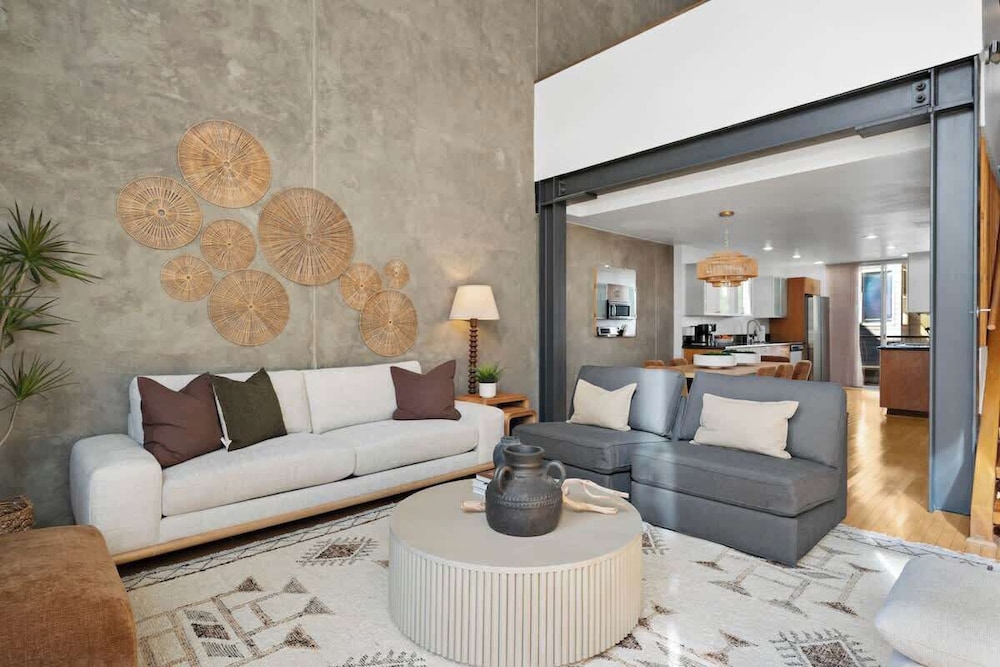 Gaslamp Row House - Sleeps 8 Private Garage AC