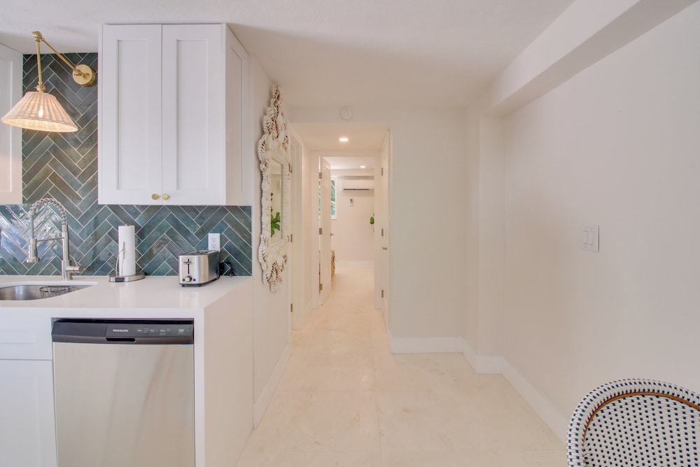 Walk to Beach: Tavernier Apartment w/ Patio!