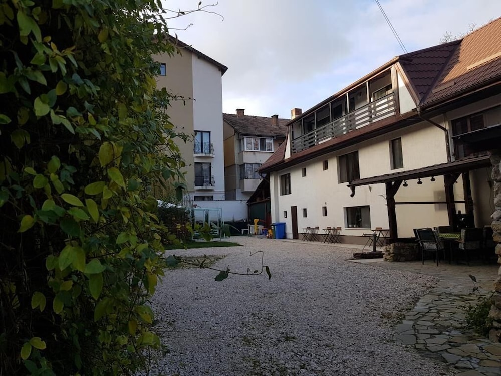 Pensiunea Bergwald Rasnov by BuySellRent
