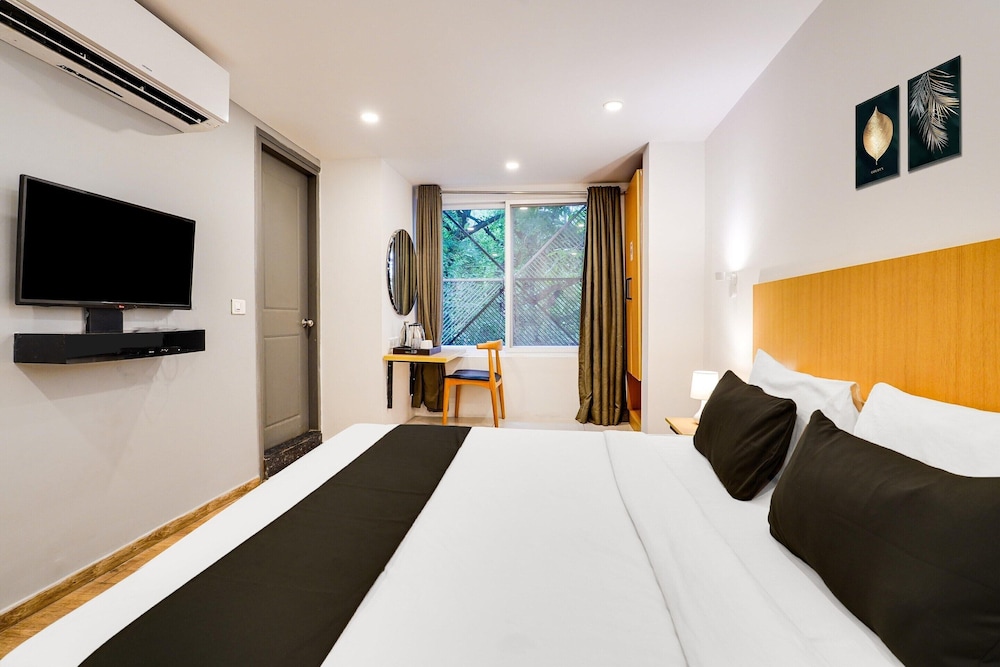 Super Townhouse Oak Indiranagar