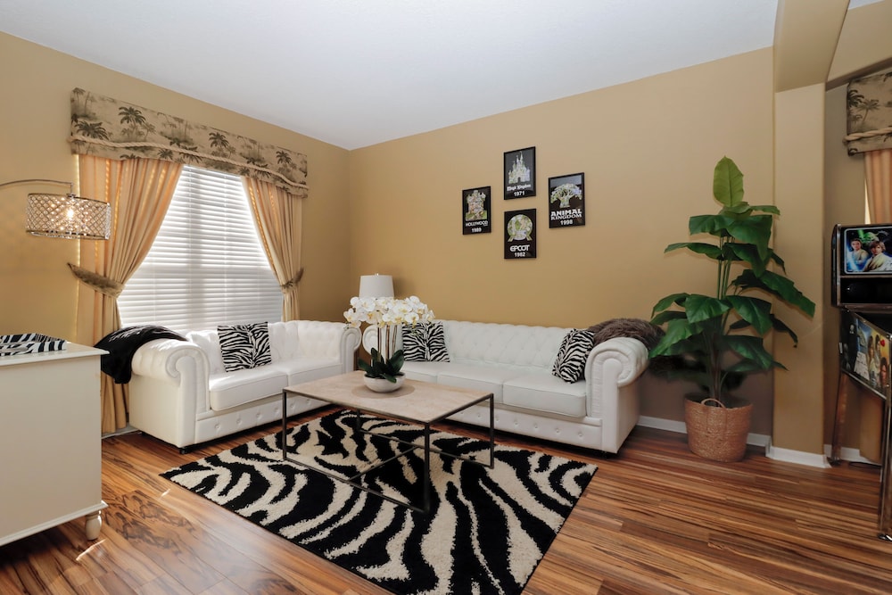 7 Bedrooms Perfect For Large Families Or Groups!