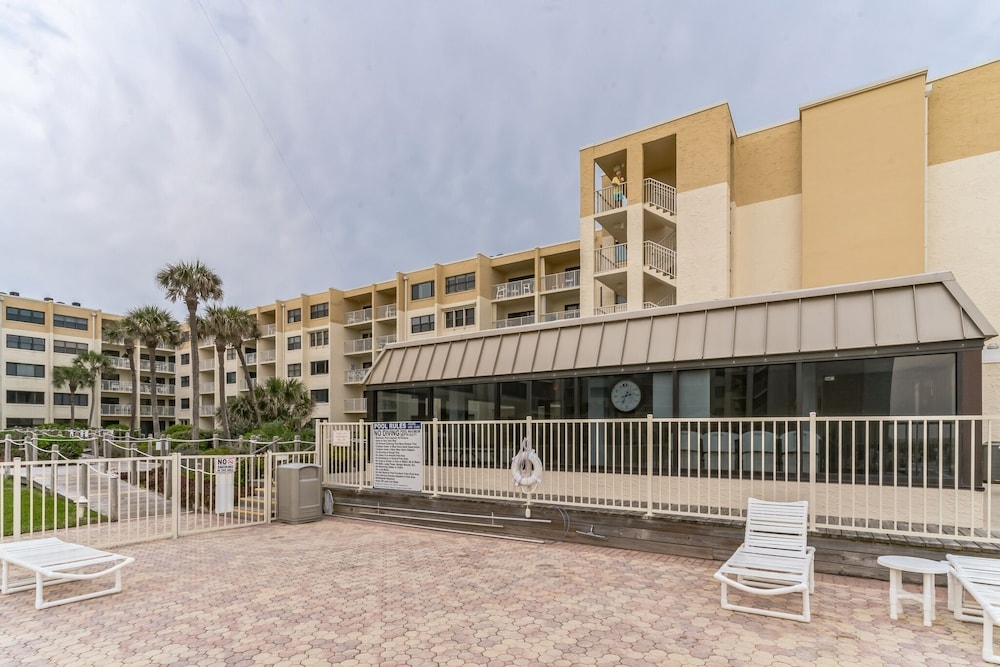 Cute 1br Directly On Beach 1 Bedroom Condo by RedAwning view 4