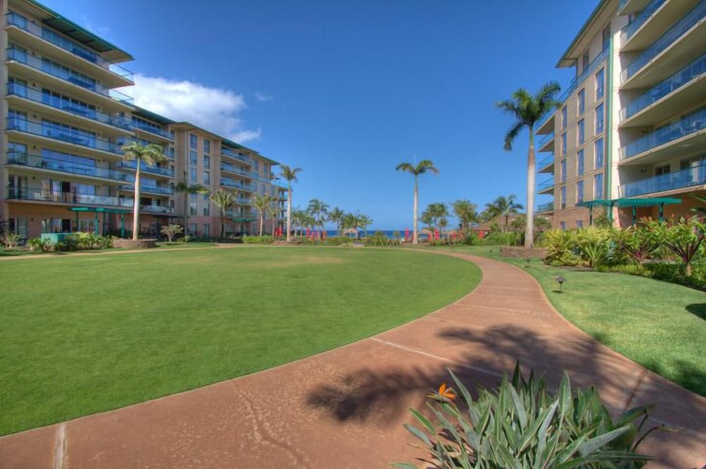 Honua Kai-konea #539 2 Bedroom Condo by RedAwning