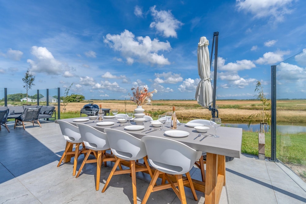 Modern, Luxurious and Sustainable Nature Villa