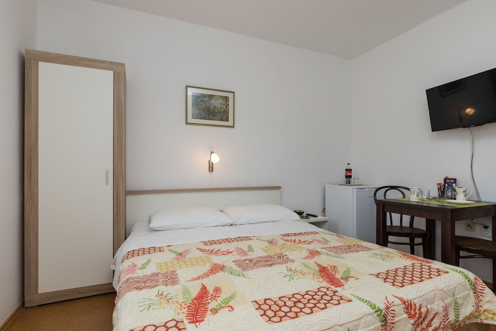 Cina Apartments