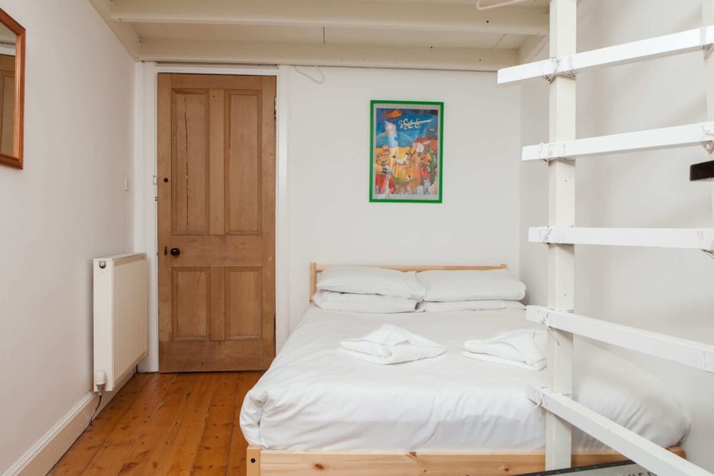 Amazing 4 Bedroom Apartment Just Off The Meadows