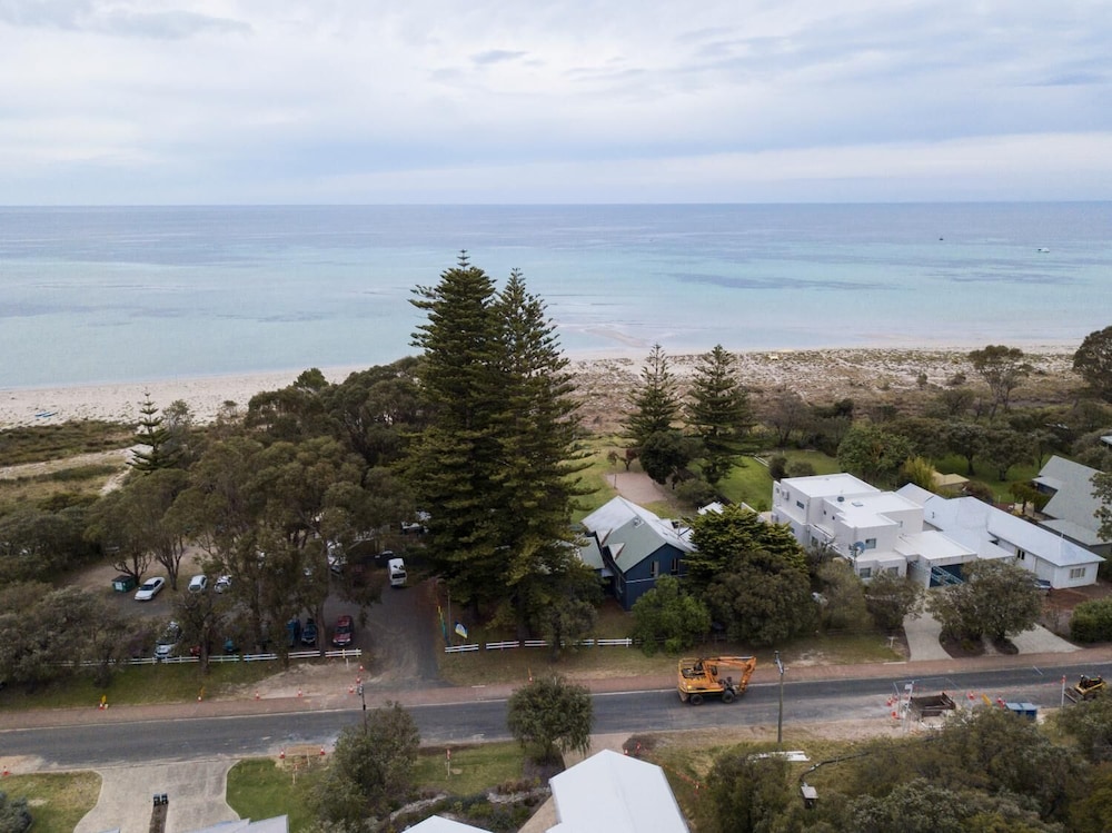 Dunsborough Beachouse YHA Hostel