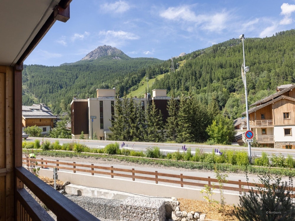 Apartment in Serre-chevalier Near Ski Slopes