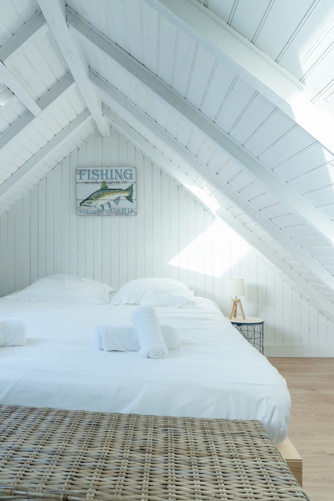 Small Cocoon for 2 by the sea