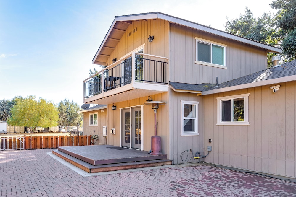 Near Hiking & Golf: Cozy Cottage in Morgan Hill!