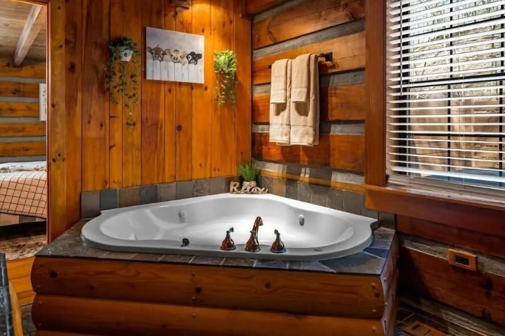 Hidden Acres Lodge 3 Bedroom Cabin