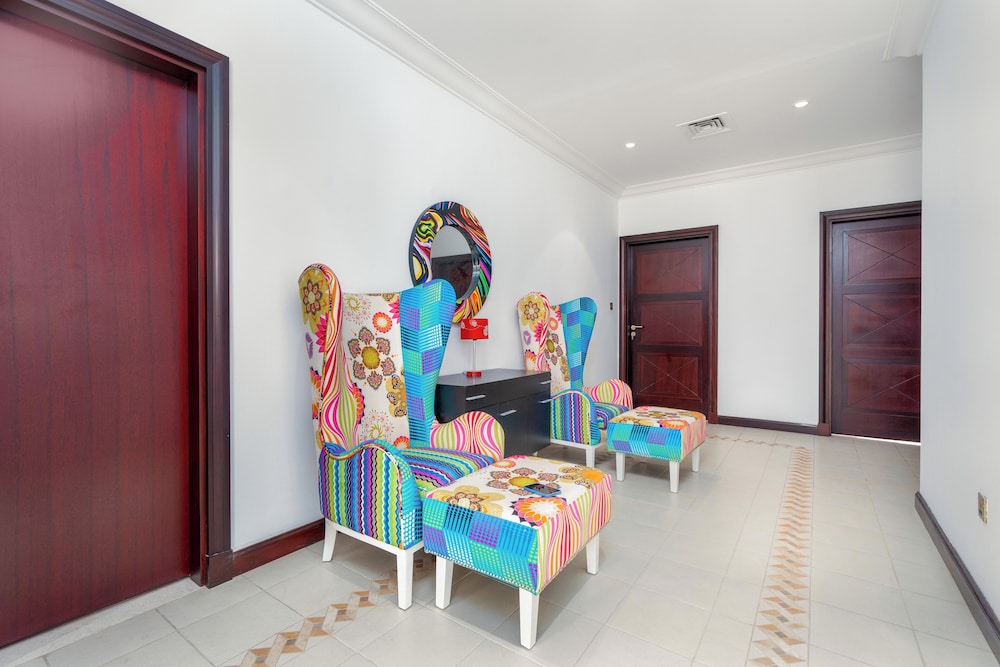Private Palm Villa - Mint Stay