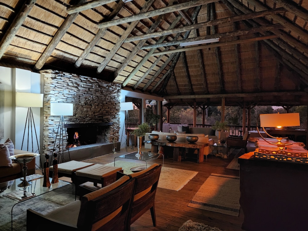 Karongwe - River Safari Lodge