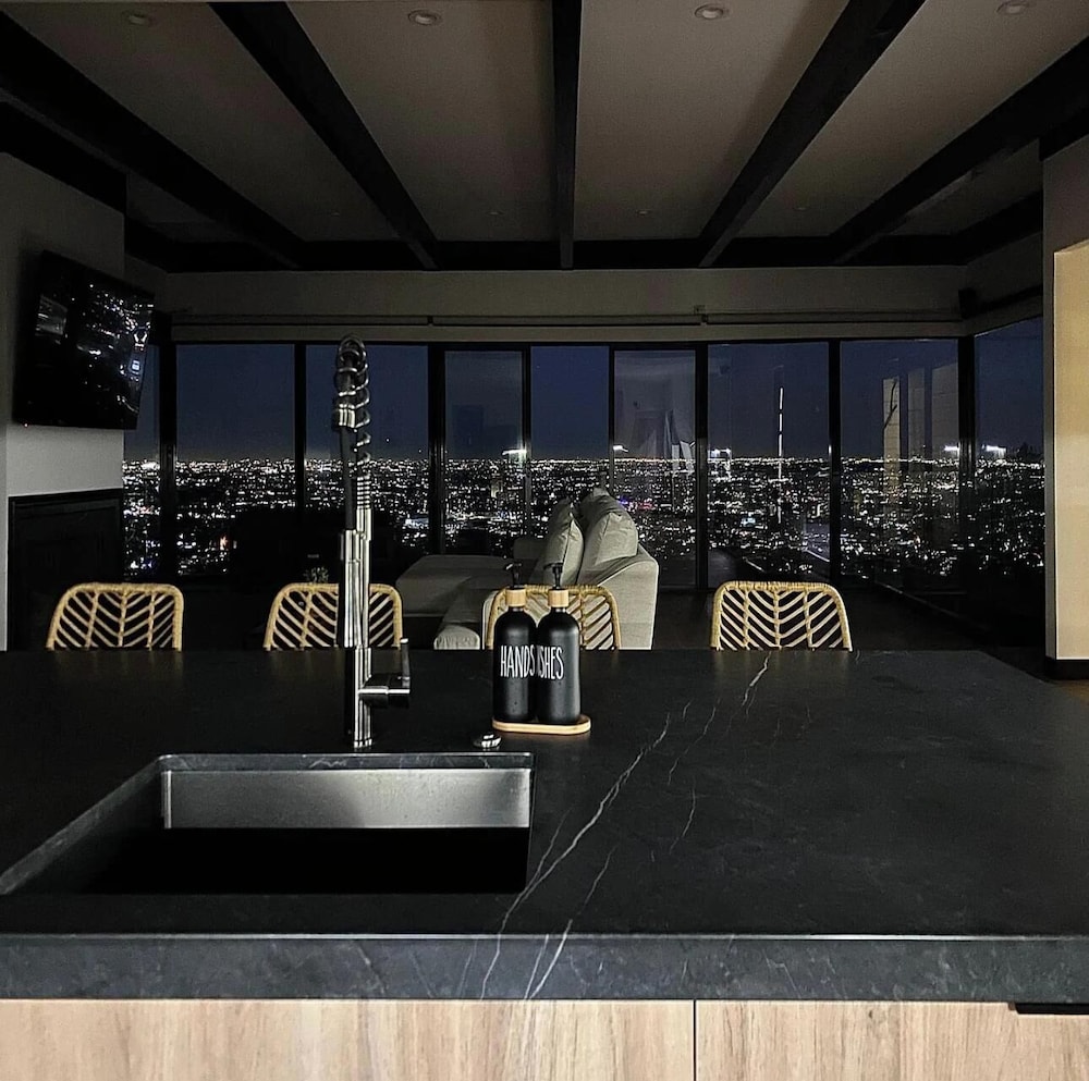 Skyview Estate - Stylish Hollywood Hideaway With Sweeping City Views