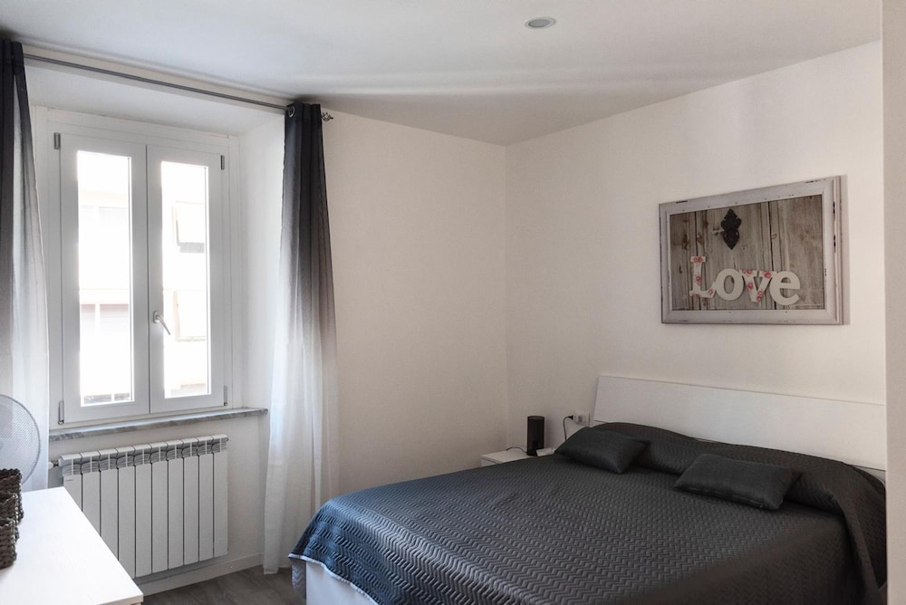 Zezio 44 in Como With 2 Bedrooms and 1 Bathrooms