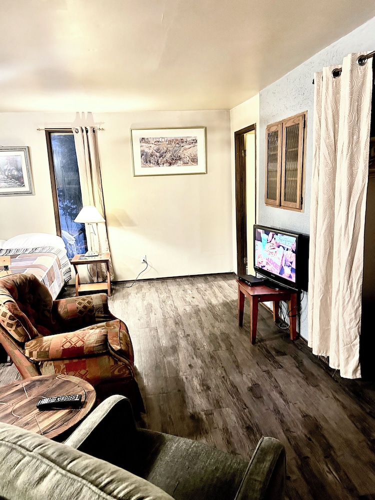 Greenhead Motel