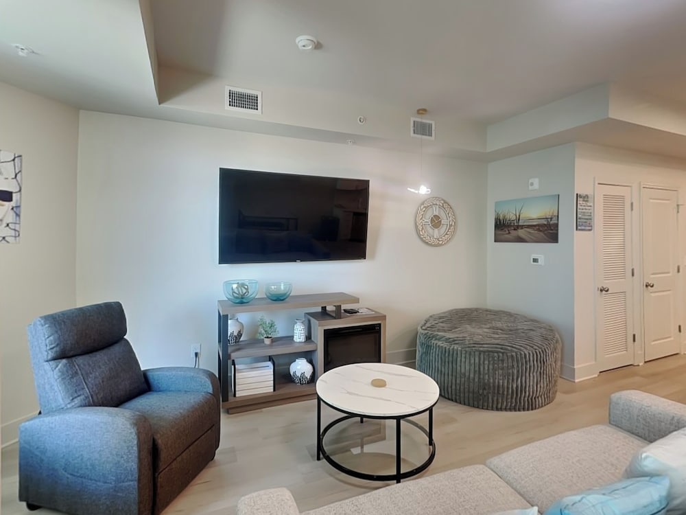 Sea Glass #313 by Southern Vacation Rentals